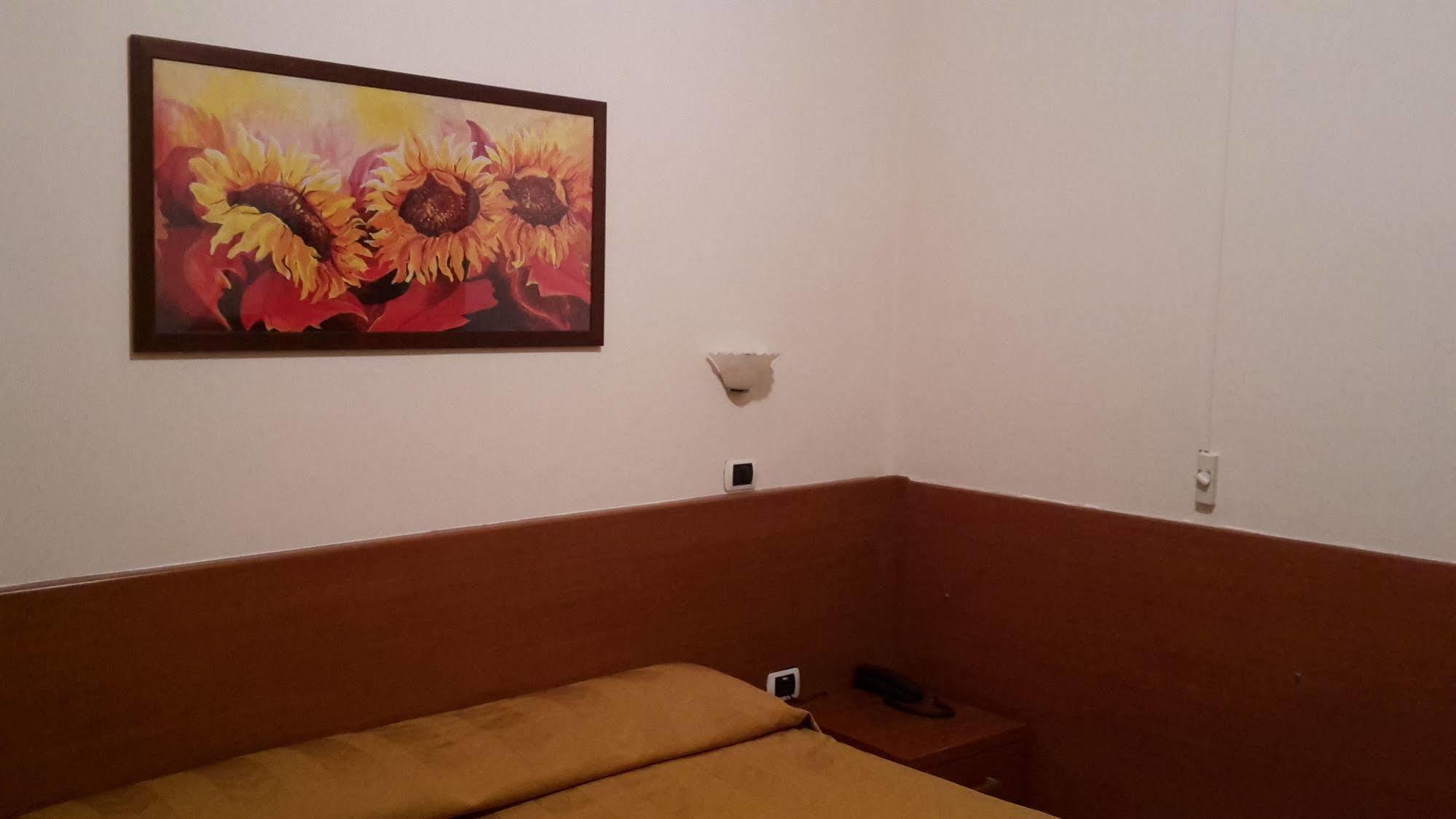 Hotel Everest 2*