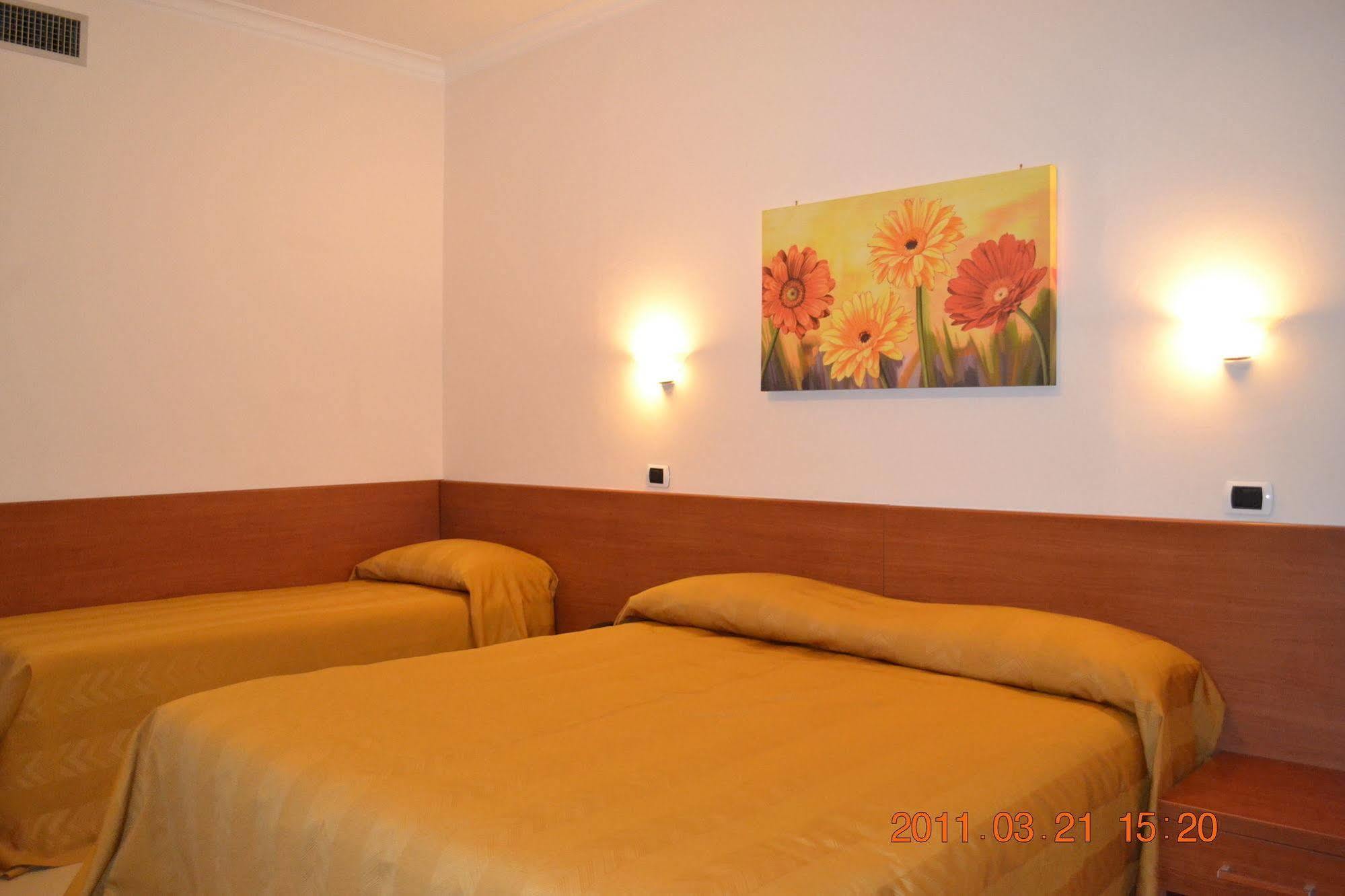 Everest Hotel